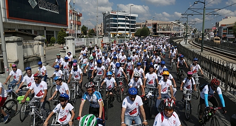 Gençler 15 Temmuz'u unutmadı, unutturmadı
