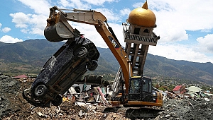 Endonezya'daki deprem felaketinde can kaybı 1944'e yükseldi